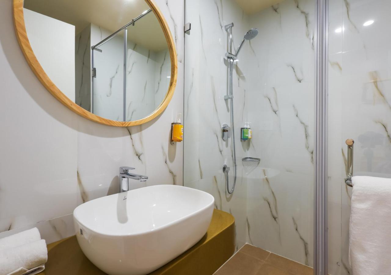 Bloom Hotel - Golf Course Road, Sector 43 Gurgaon Bagian luar foto