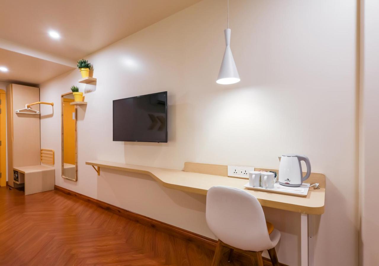 Bloom Hotel - Golf Course Road, Sector 43 Gurgaon Bagian luar foto
