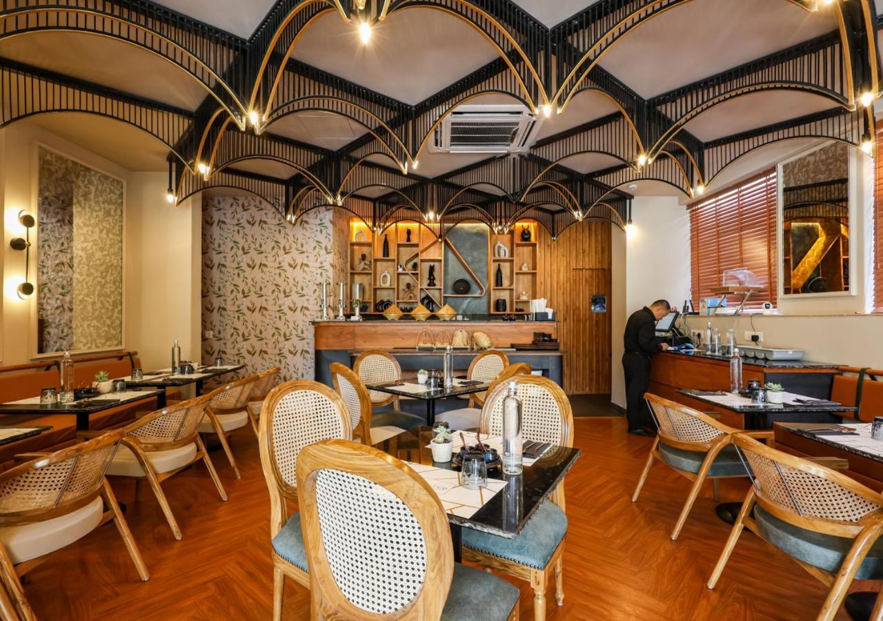 Bloom Hotel - Golf Course Road, Sector 43 Gurgaon Bagian luar foto