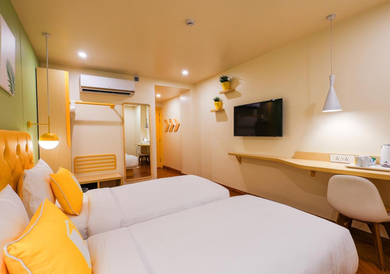 Bloom Hotel - Golf Course Road, Sector 43 Gurgaon Bagian luar foto